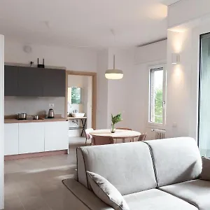 New Exclusive Apartments- Near Train Station , Melegnano Italia